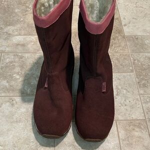 Vans Women's Brown and Pink Winter Boots